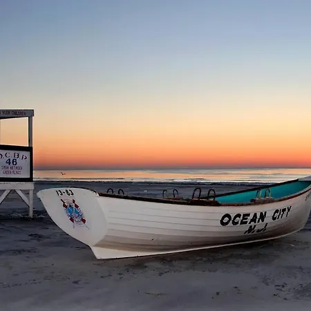Beautiful Condo Sleeps 4- Only 2 Blocks From Beach Ocean City Exterior photo