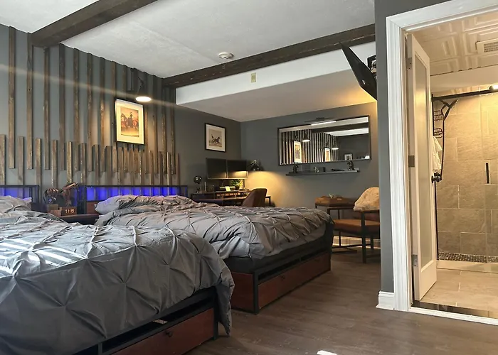 Beautiful Condo Sleeps 4- Only 2 Blocks From Beach