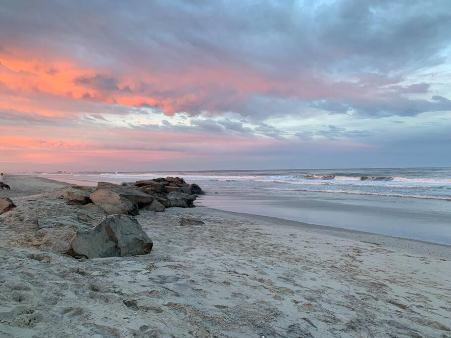 Beautiful Sleeps 4- Only 2 Blocks From * Ocean City