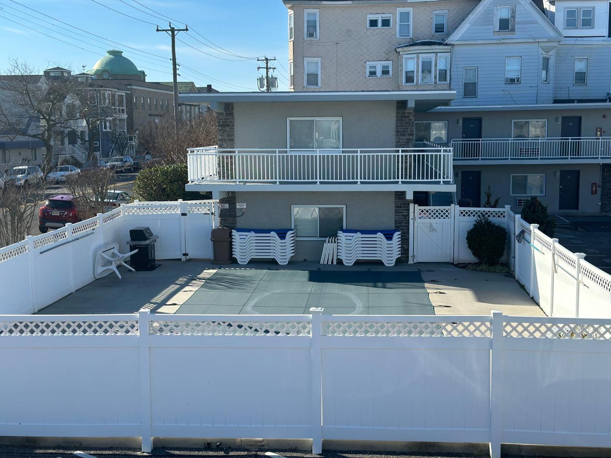 Apartment Beautiful Sleeps 4- Only 2 Blocks From *