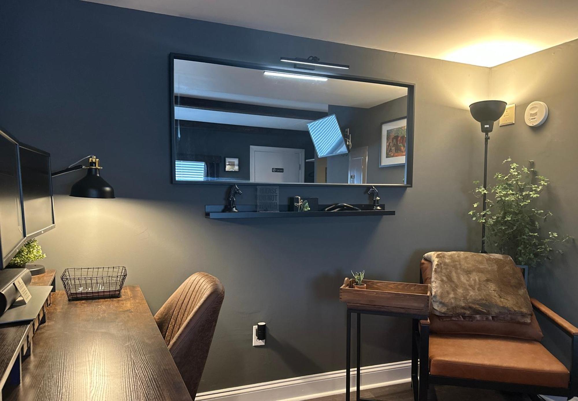 Apartment Beautiful Sleeps 4- Only 2 Blocks From
