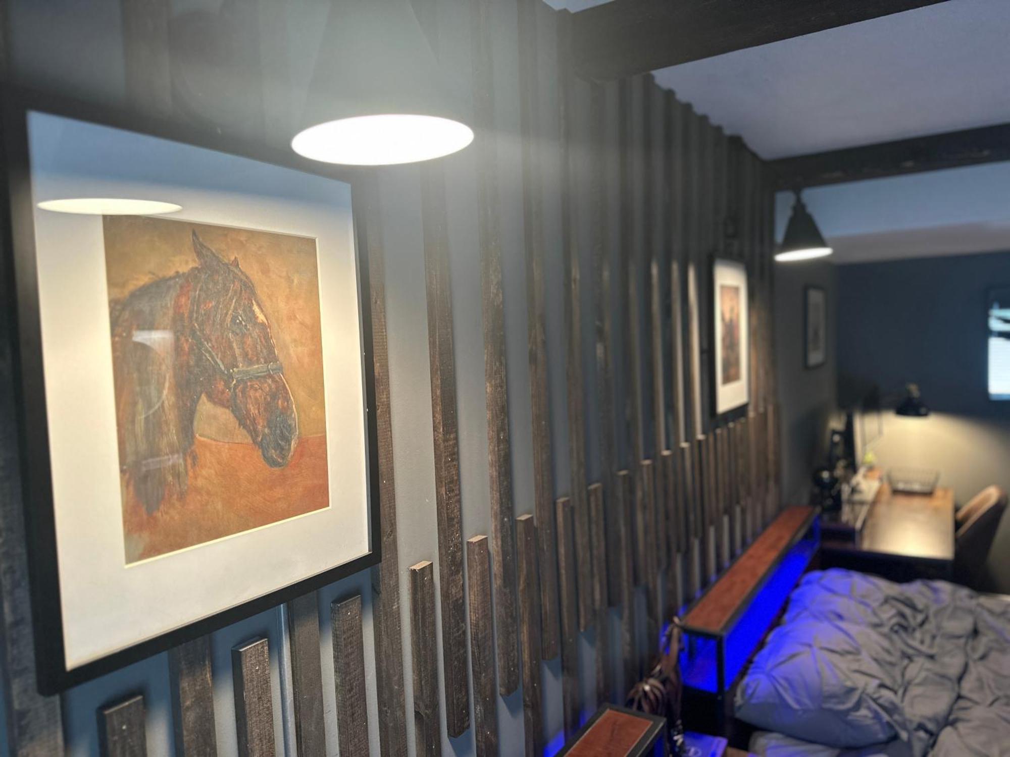 Beautiful Sleeps 4- Only 2 Blocks From *