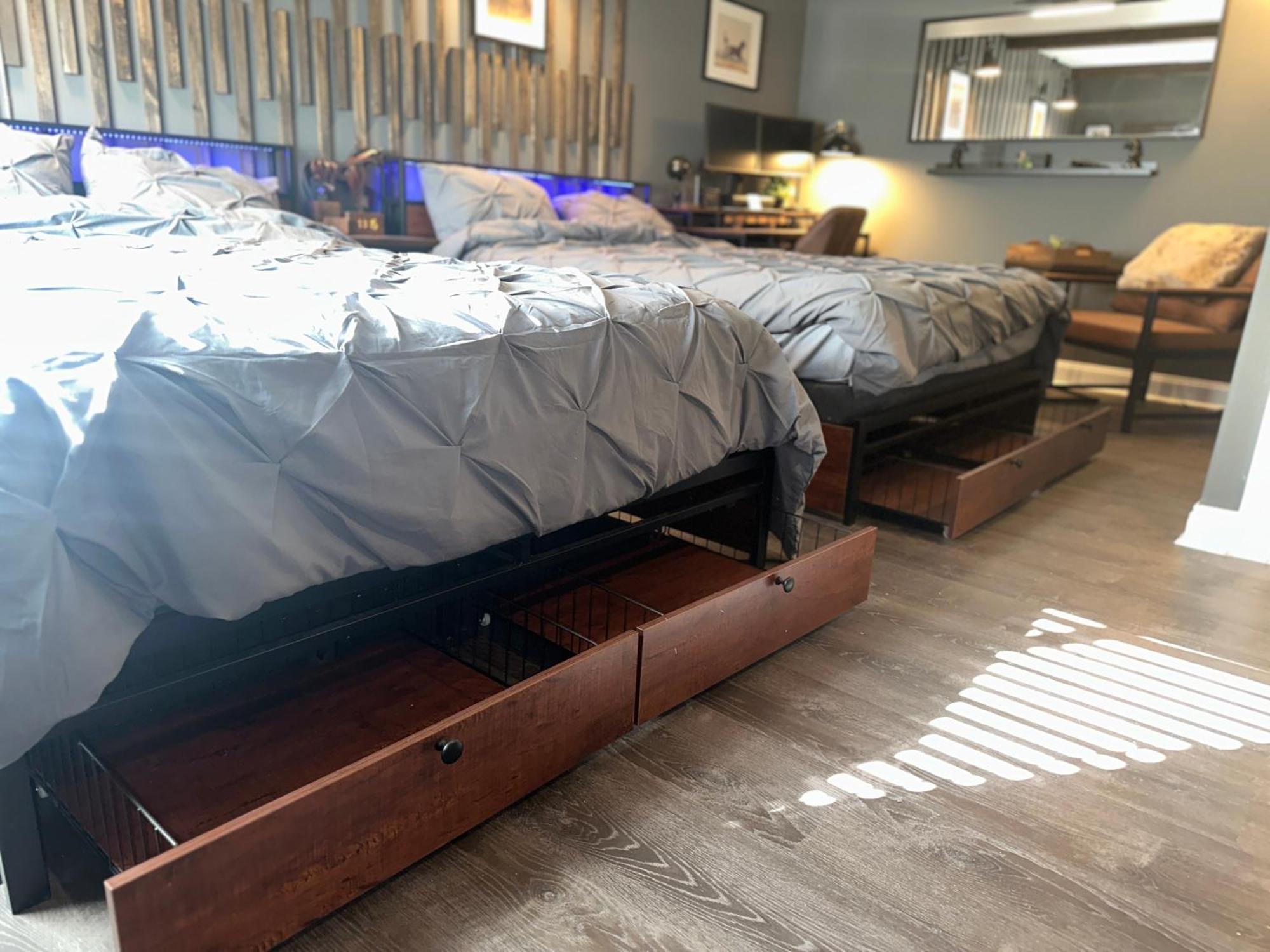 Apartment Beautiful Sleeps 4- Only 2 Blocks From